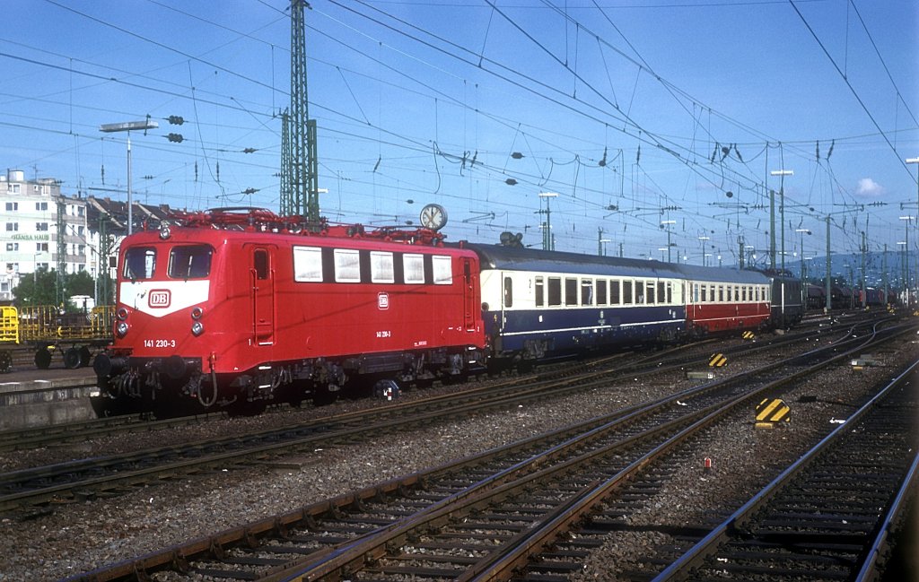 141 230 + 141 099  Mainz Hbf  10.07.88  im IC-Verkehr  