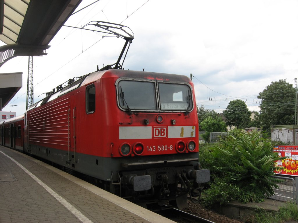 143 590-8 war am 23. Juni 2007 Schublok der S6 Richtung Essen abgelichtet in Kln-Mlheim.
