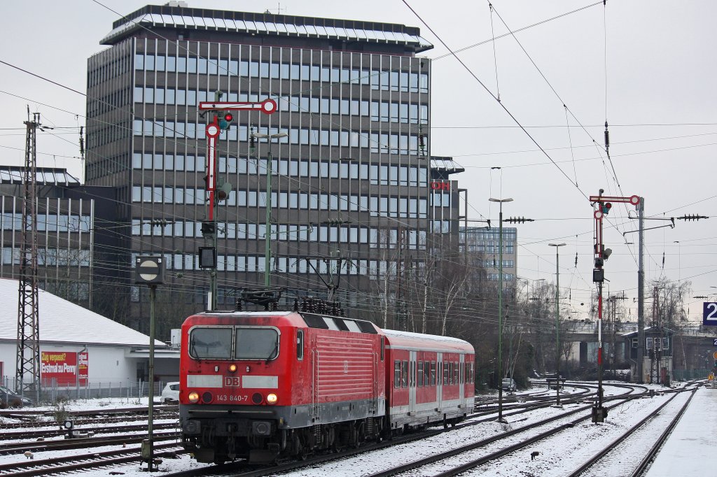 143 840 zog am 6.2.13 einen x-Wagen von Dsseldorf Abstellbahnhof nach Krefeld-Oppum durch Dsseldorf-Rath.