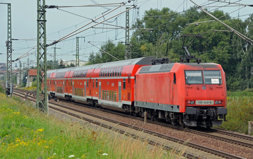 145 043 schob am 21.08.11 einen RE Dresden - Leipzig durch Wurzen.