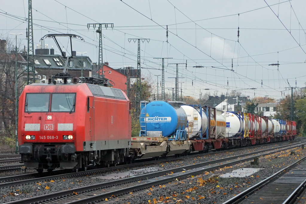 145 068-3 in Kln-West 6.11.2010