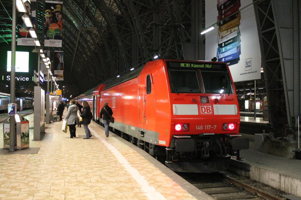 146 117-7 mit RE30 nach Kassel Hbf am 01.03.2013 in Frankfurt (Main) Hbf.