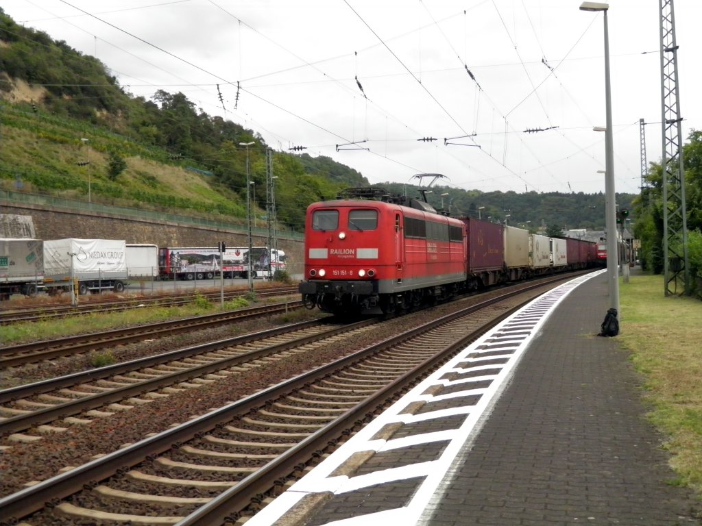 151 151-8 in Linz(Rhein) (24.08.2011)