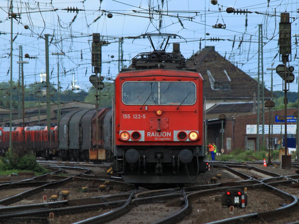 155 122-5 zieht am 06.08.2012 einen gemischten Gterzug aus Aachen West Richtung Kln.