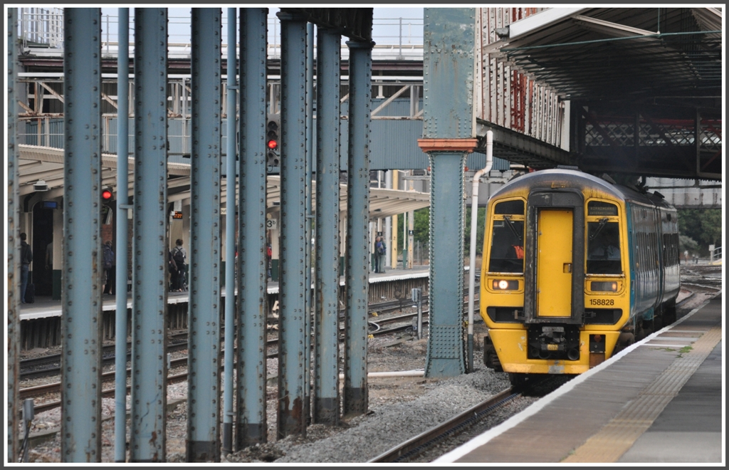 158 828 in Chester. (16.08.2011)