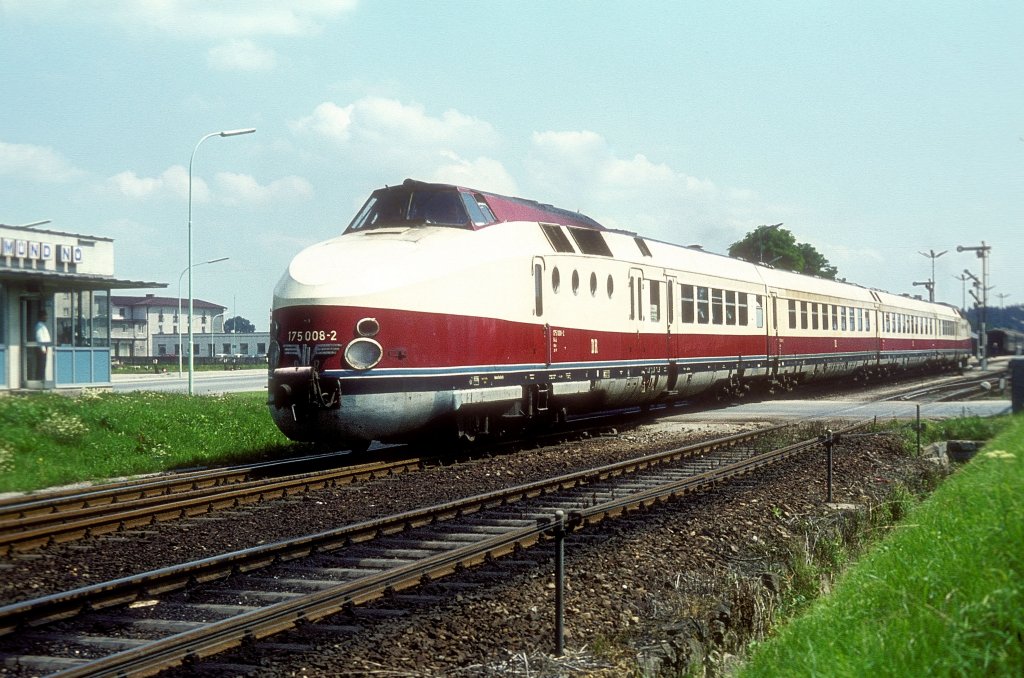 175 008  Gmnd  09.08.76