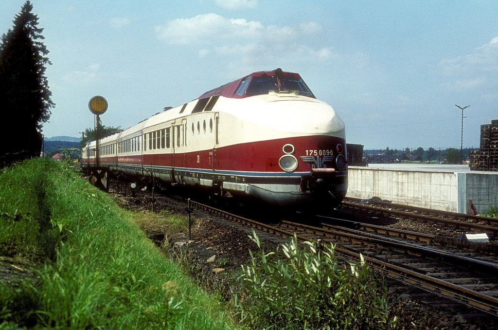 175 009  Gmnd  09.08.76