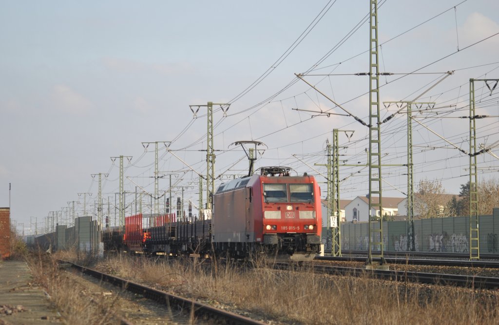 185 015-5, am 28.02.2011 in Lehrte.