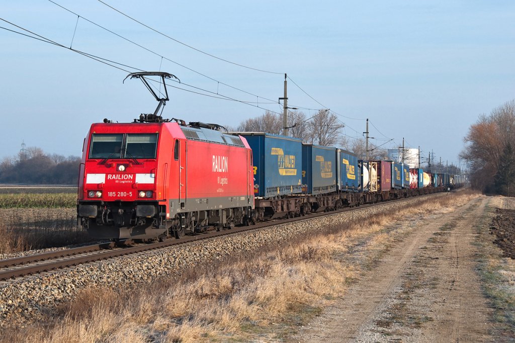 185 280, am Vormittag des 28.01.2012 um 09:31 zwischen Tulln Stadt und Judenau-Sieghardskirchen. 