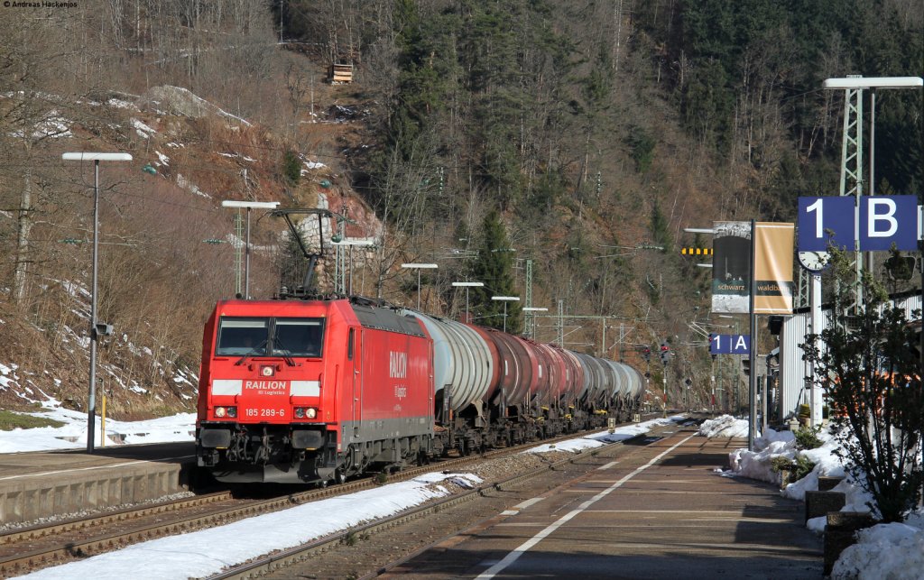 185 289-6 mit dem GC 61763 (Hausach-Rammelswiesen) in Triberg 8.3.13