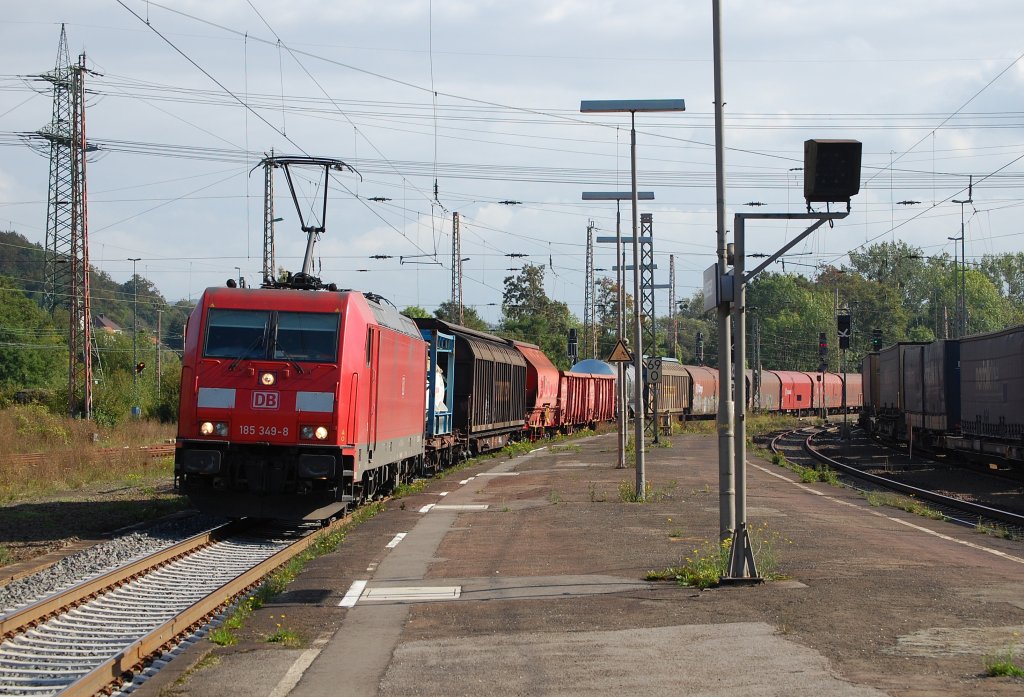 185 349-8 mit gemischten Gterzug am 22.09.2011 in Kreiensen