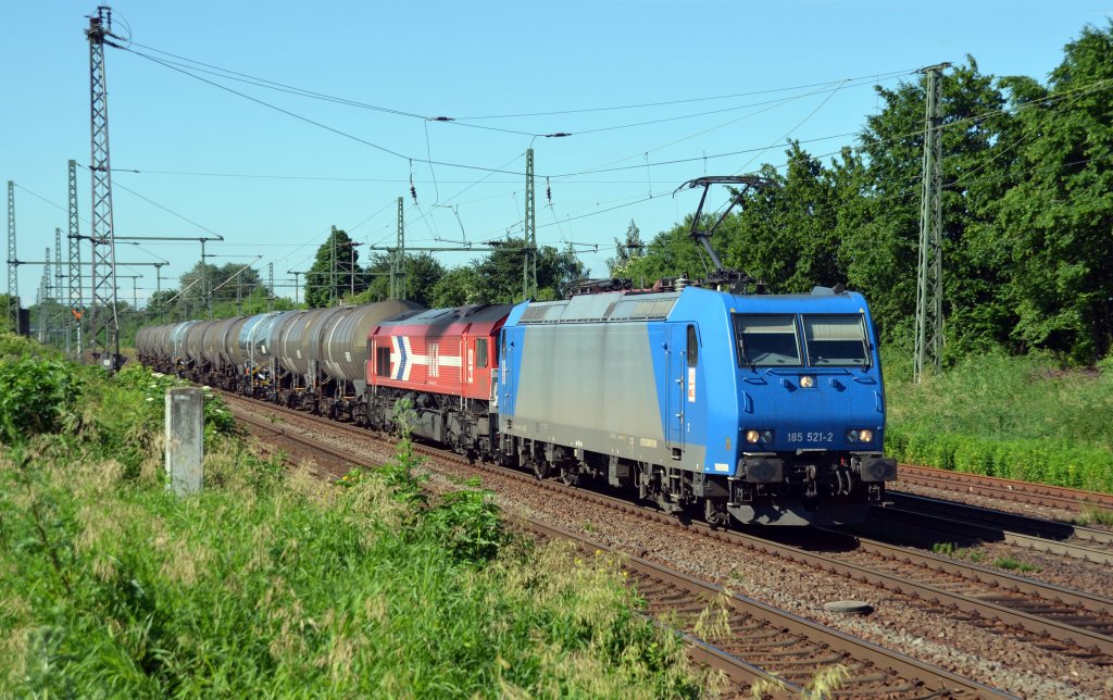  185 521 hat mit Wagenlok 266 070 am 22.06.13 das Ziel Grokorbetha fast erreicht.