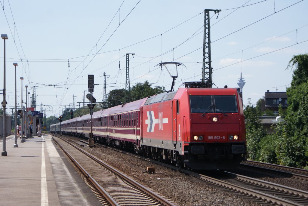 185 603 der HGK mit einem Sonderzug in Dsseldorf Oberbilk am 18.07.2010