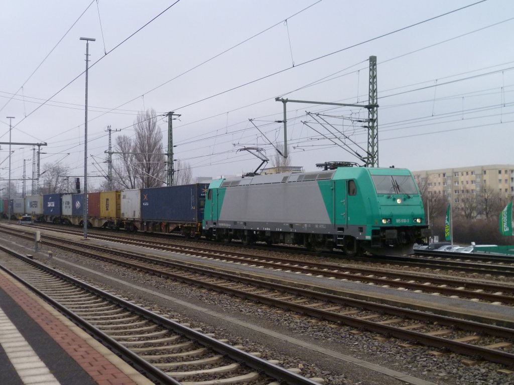  185 610-3 bei der Durchfahrt im Hbf Dresden am 07.04.13