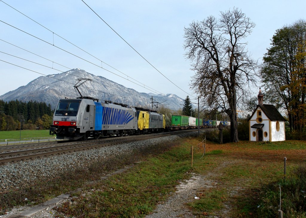 186 287 + 189 902 mit TEC 40537 von Ostrava/Paskov nach Verona Q.E. am 30.10.2012 unterwegs bei Brixlegg.