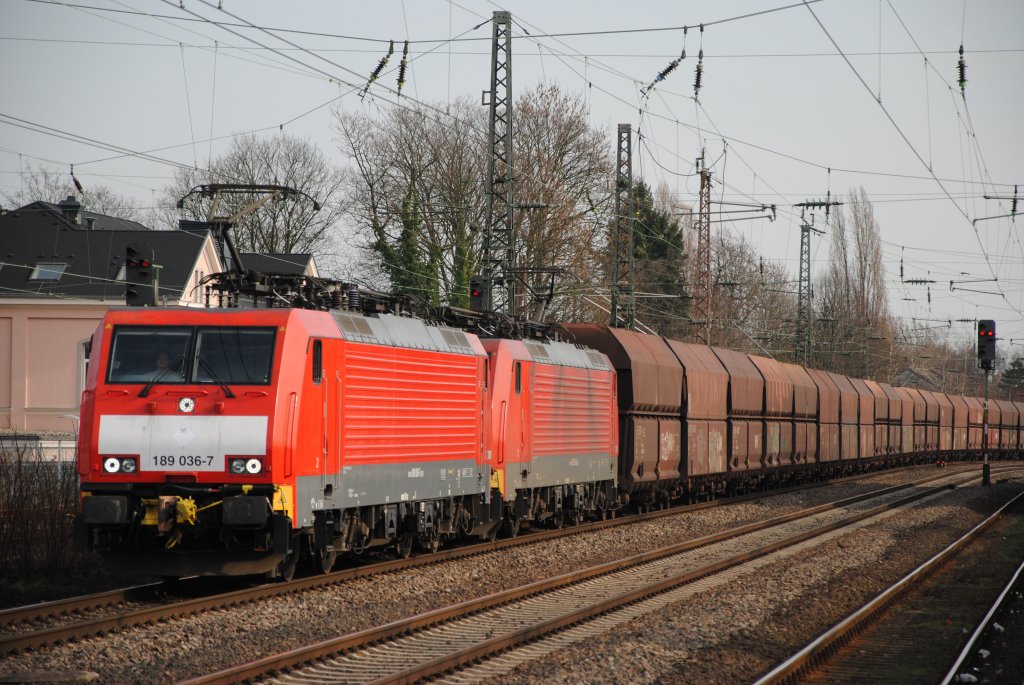 189 036 und Schwester mit Erzzug in Hilden am 12.03.2011