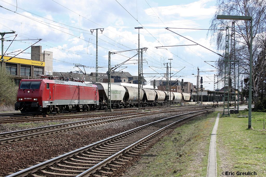 189 800 mit einem Zementzug am 1.4.10 in Lehrte.