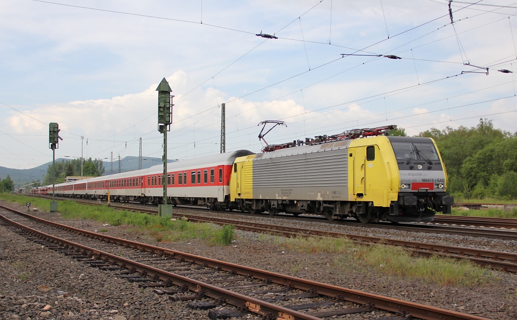 189 915 (ES 64 F4-015) mit AZ in Fahrtrichtung Sden. Aufgenommen am 20.05.2012 in Eschwege West.