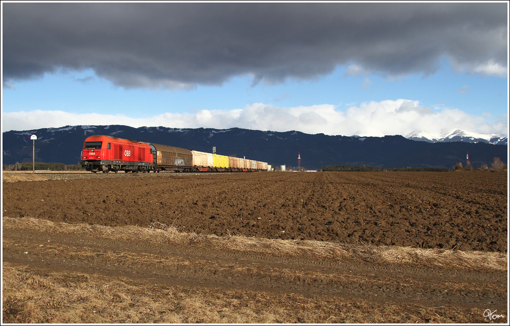 2016 045 fhrt mit Gterzug 64521 von Zeltweg nach Frantschach. 
Weikirchen 29.2.2012