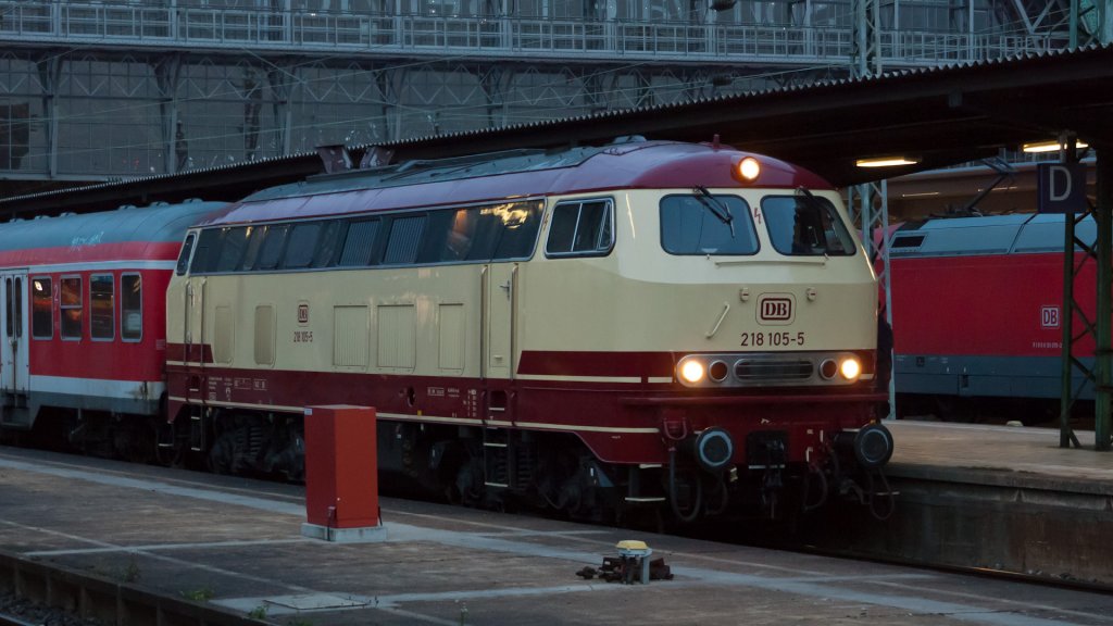 218 105-5 am 02.11.2010 in Frankfurt am Main Hbf