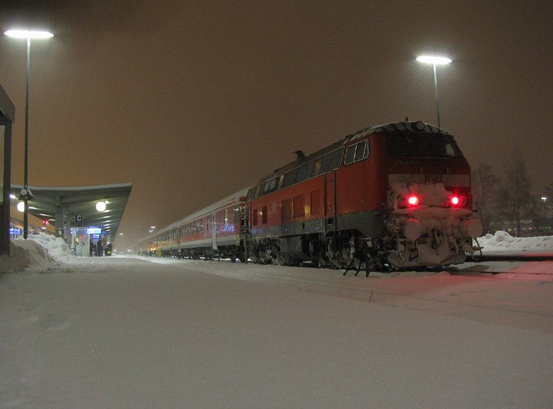 218 471-1 mit der RB 32904 in Kempten(Allgu) Hbf, 29.01.2010