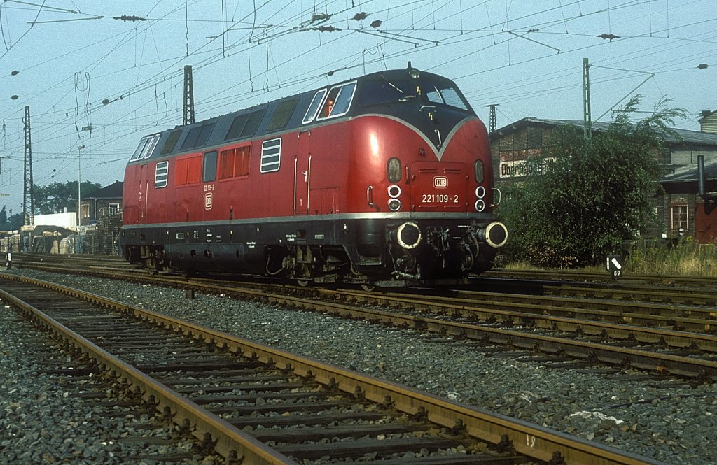 221 109  Oberhausen-W  08.09.83