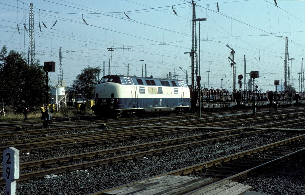 221 111  Oberhausen-W  08.09.83