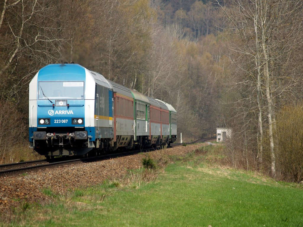 223-067 am 20.04.2010 mit dem R354 auf seinen ersten Metern in Deutschland bei Daberg