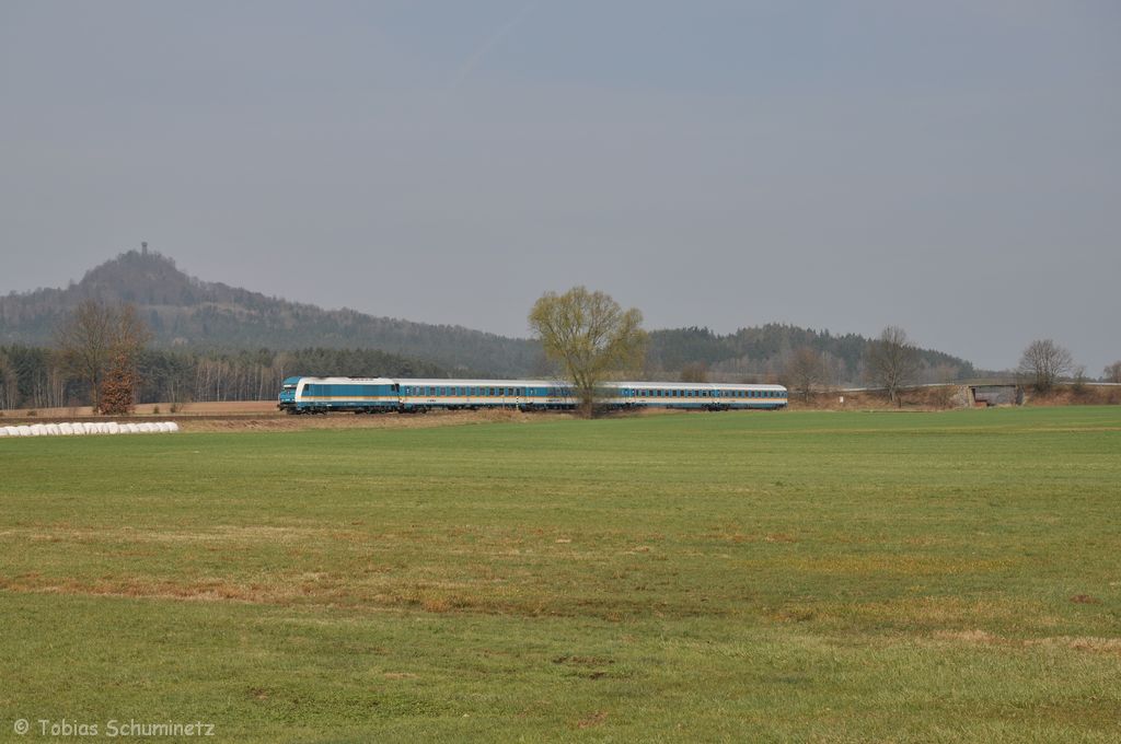 223 0XX mit umgeleitetem ALX84111 am 14.04.2012 bei Unterbruck unterhalb des Rauhen Kulm