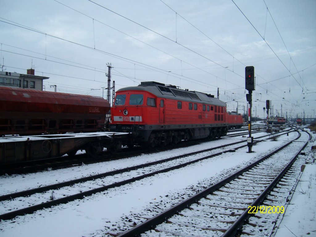 23.12.09 BR 232 254-3 Wartet auf Abfahrt