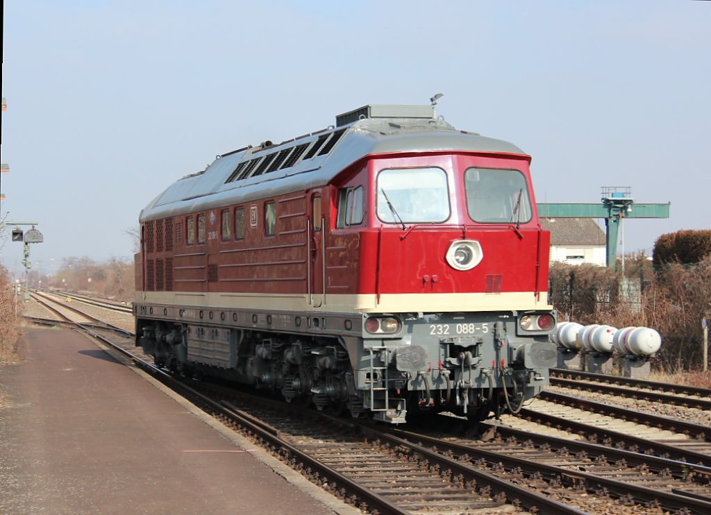 232 088-5 als Tfzf 93940 von Mainz nach Kirn im Bahnhof Bad Kreuznach.