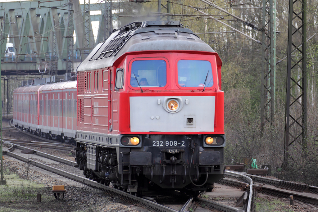 232 909-2 in Recklinghausen-Sd 18.4.2013