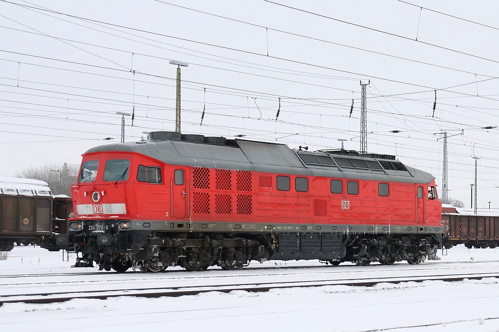 234 278 rollt zum EC178 am 27.12.2010 in Angermnde