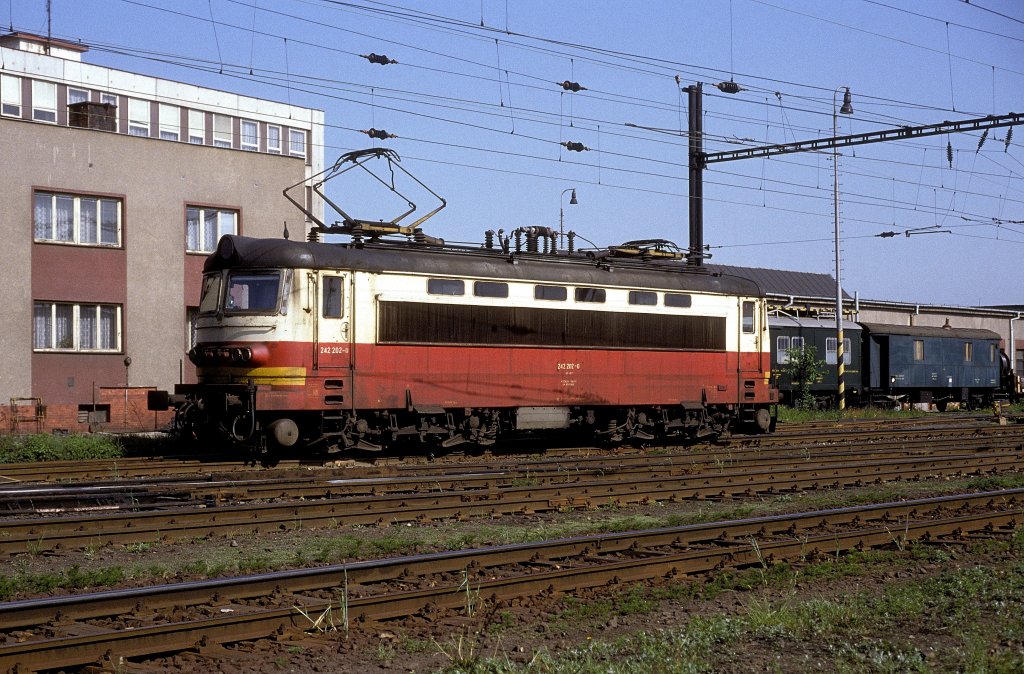 242 202  Cheb  27.05.92