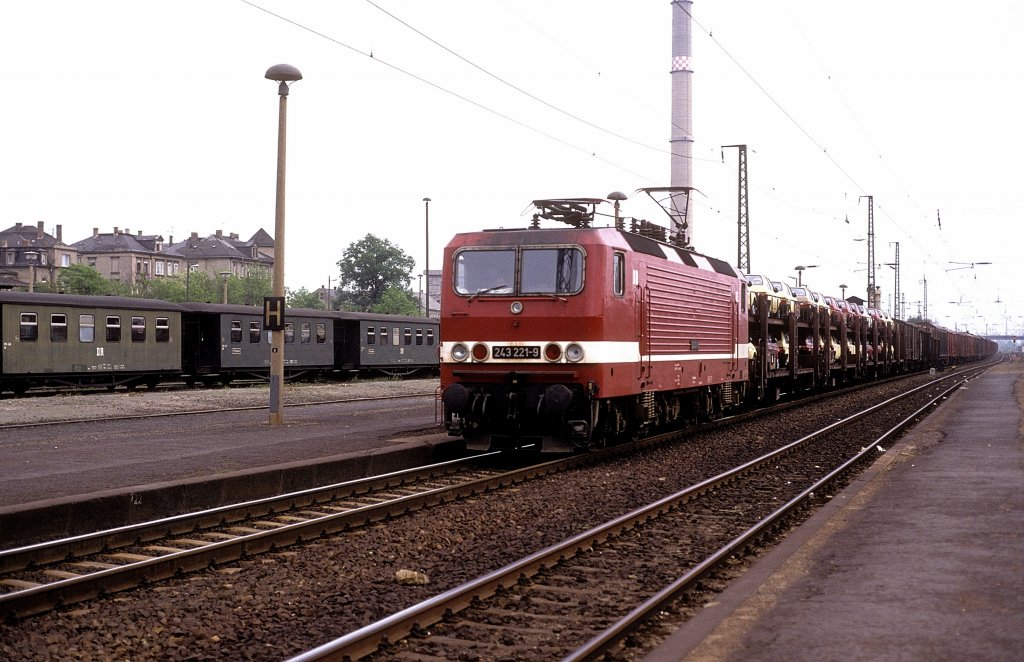  243 221  Radebeul - Ost  16.05.90