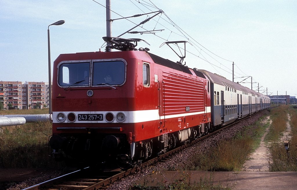  243 257  Lichtenhagen  28.08.90