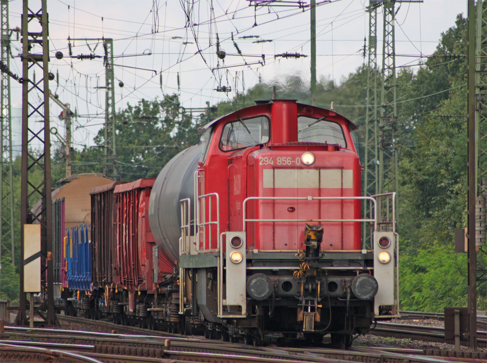 294 856-0 mit einem Gz bei der Einfahrt in Kln Gremberg, 5.8.10