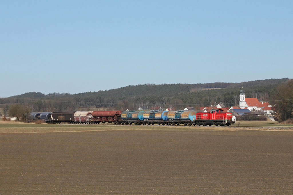 294 898 mit der bergabe von Hirschau nach Amberg am 08.03.2011 bei Ursulapoppenricht.