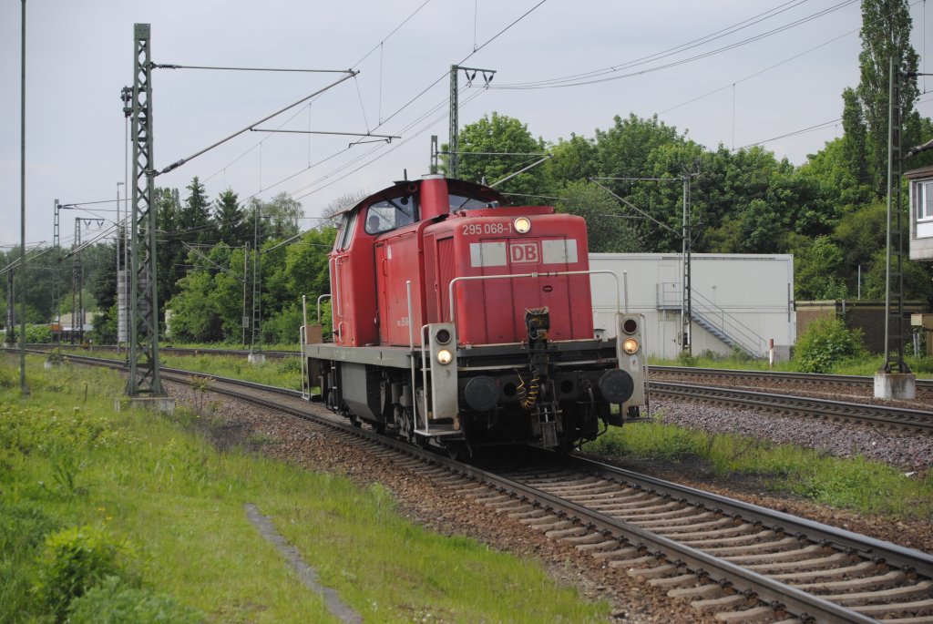 295 068-1, fhrt 27.05.2010 in Lehrte ein.