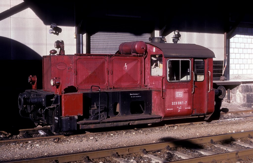  323 087  Hausach  13.10.85