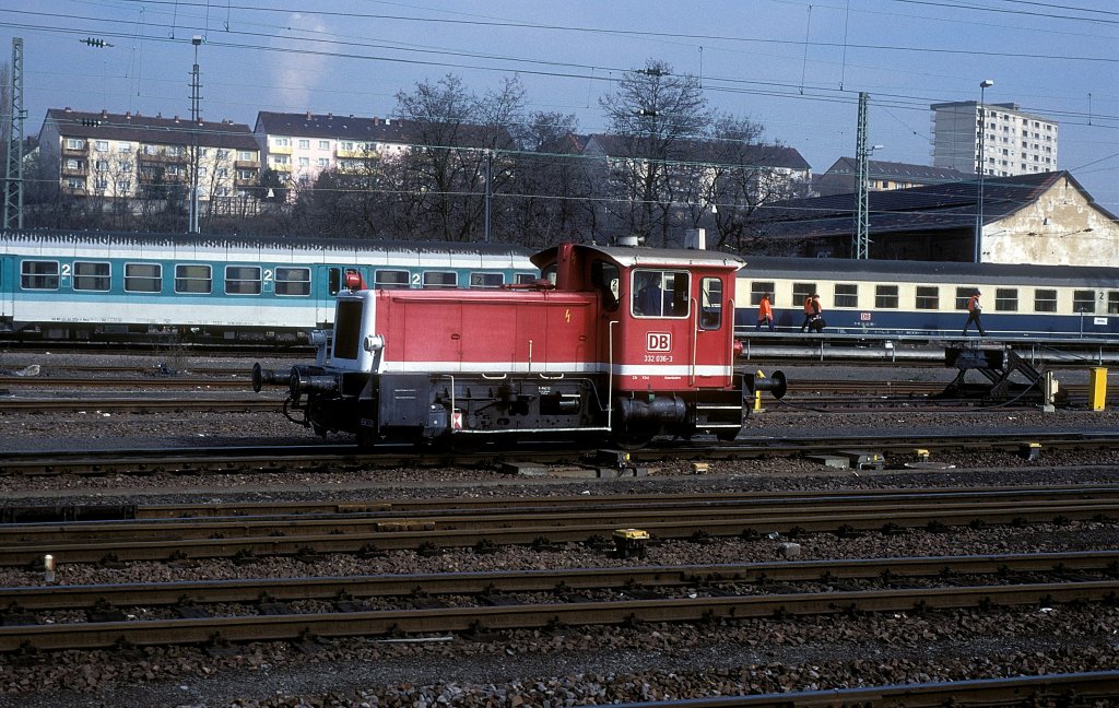  332 036  Saarbrcken Hbf  04.03.96