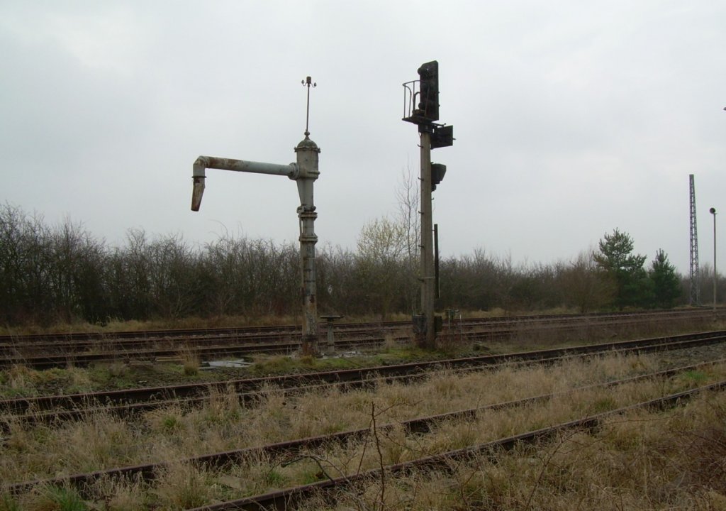 3.8.2008 Gterglck. Stillgelegter Rangierbahnhof der Kanonenbahn / Berlin - Blankenheimer bzw. Wetzlarer Bahn.