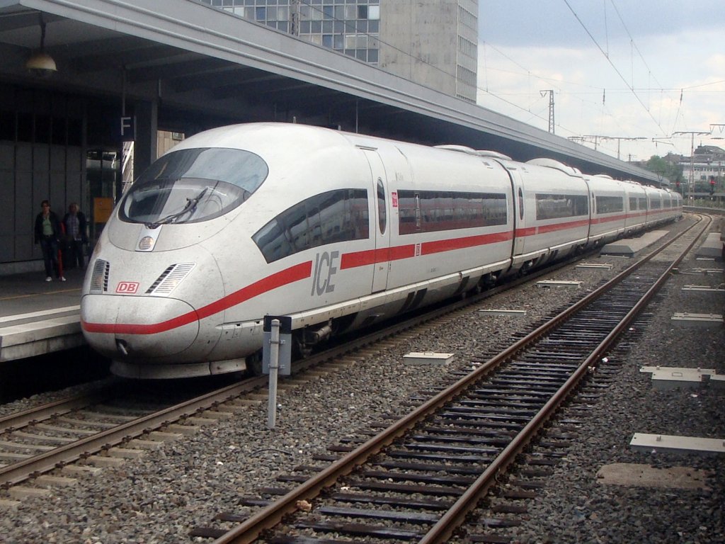 403 061 am 1.7.2011 in Essen Hbf