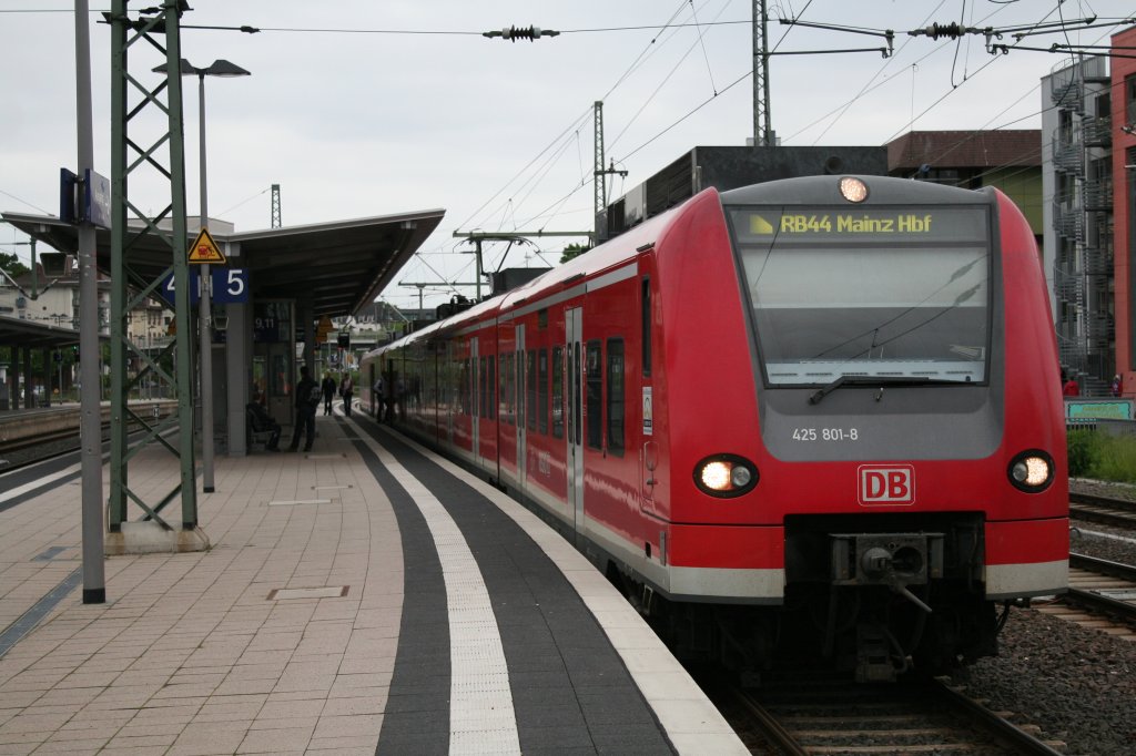 405 801-1 als RB 44 nach Mainz Hbf am 22.05.13 beim Aufenthalt in Worms Hbf.