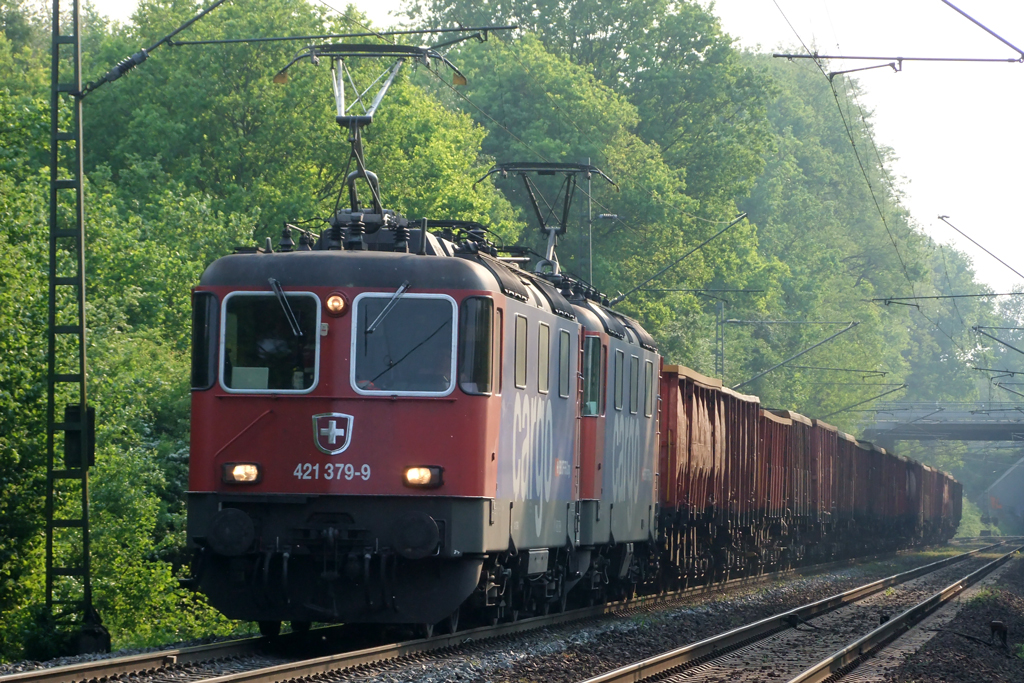 421 379-9 mit weiterer 421er auf der Hamm-Osterfelder Strecke in Recklinghausen 29.4.2011