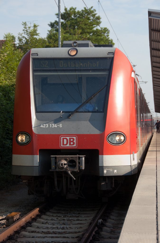 423 134 am Morgen des 22.07.2010 in Dachau Bahnhof.