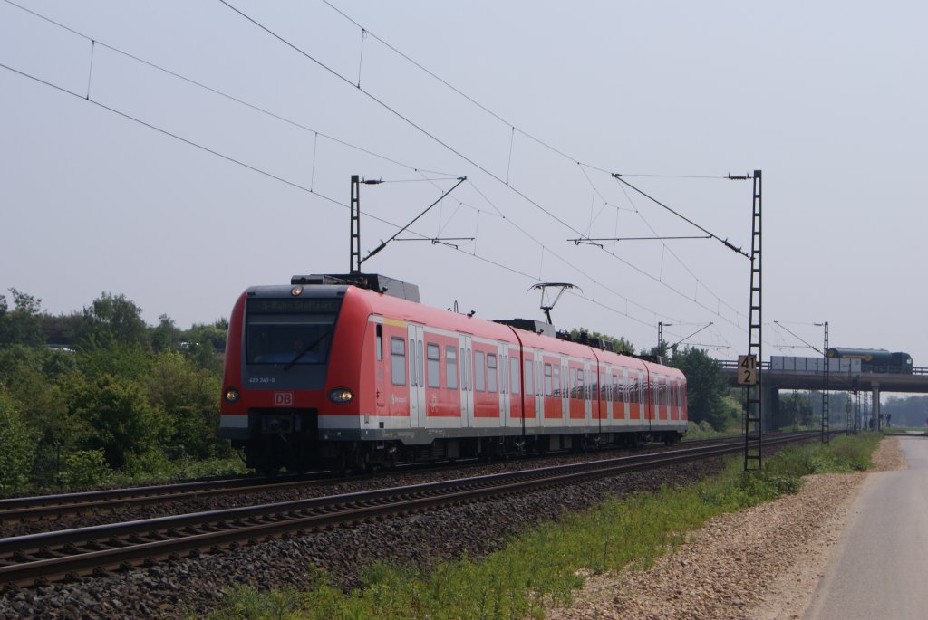 423 340-9 der S-Bahn Stuttgart als berfhrungsfahrt nach Krefeld-Oppum in Meerbusch-Osterrath am 21.05.2011