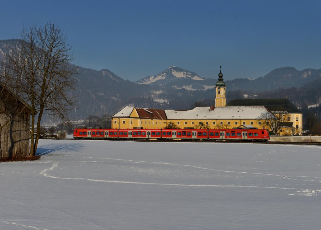 425 145 als RB nach Kufstein am 26.01.2013 bei Niederaudorf.