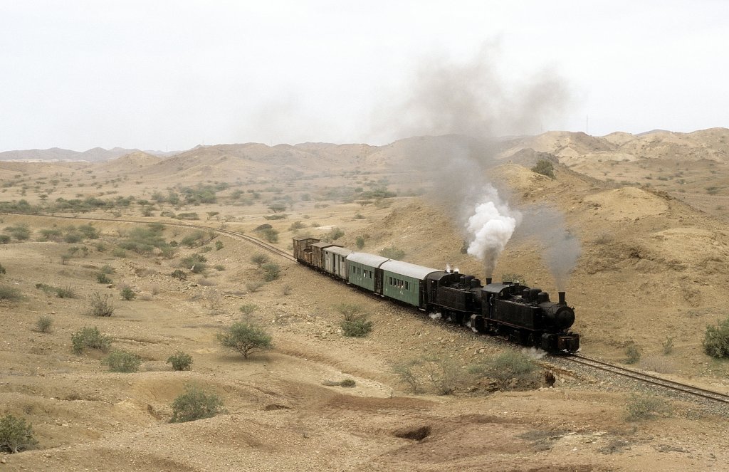   442 54 + 442 59  bei Dogali  09.02.05