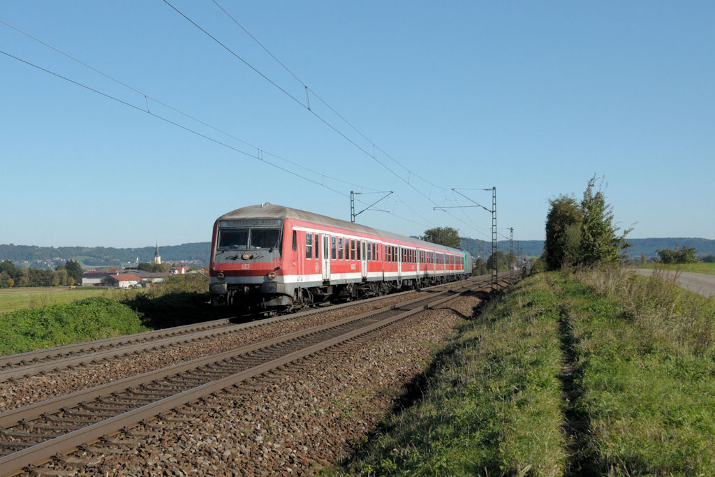 50 80 80-35 525 Bybdzf bei der S-Bahn Nrnberg am 15.10.11 bei Plling